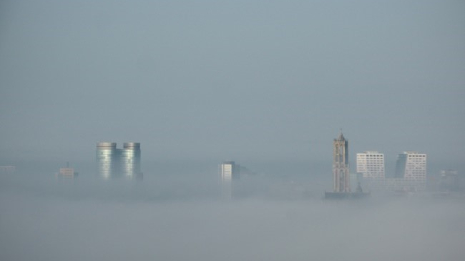 Foto van de skyline van Utrecht in de wolken