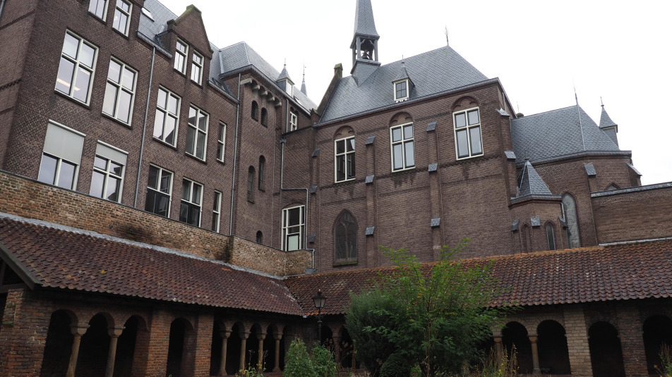 Voormalig Johannes de Deo Ziekenhuis, Mariaplaats 28 te Utrecht (Sacristie en Kapel)